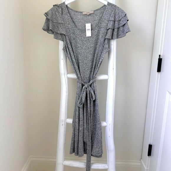 Loft Tiered Flutter Knit Dress Light Limestone Gray Sz Large - Picture 2 of 9